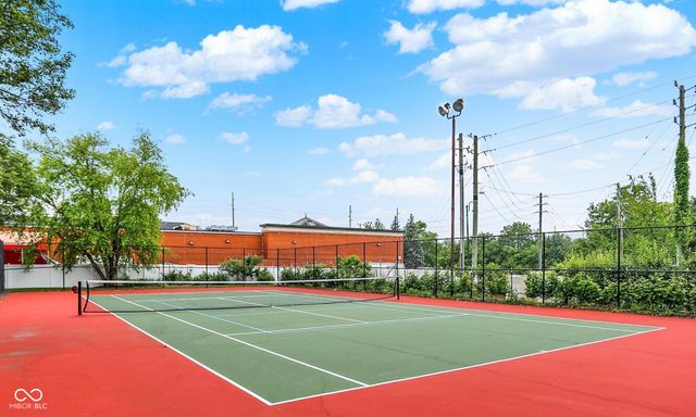 8720 Yardley Court 206, Indianapolis, IN 46268