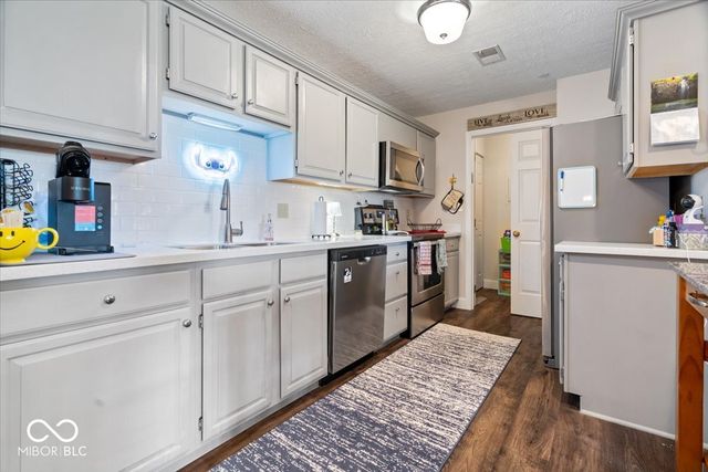 8720 Yardley Court 206, Indianapolis, IN 46268