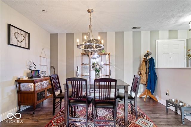 8720 Yardley Court 206, Indianapolis, IN 46268