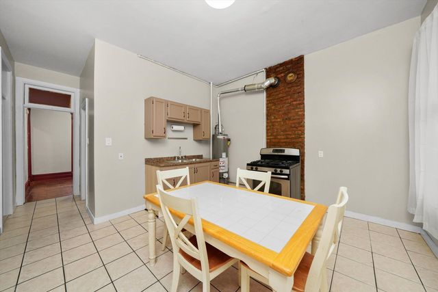 2140 W Cermak Road, Chicago, IL 60608