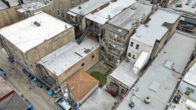 2140 W Cermak Road, Chicago, IL 60608