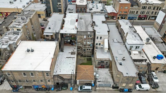 2140 W Cermak Road, Chicago, IL 60608