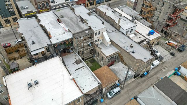 2140 W Cermak Road, Chicago, IL 60608