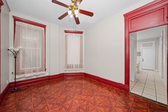 2140 W Cermak Road, Chicago, IL 60608