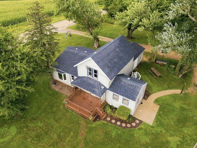1892 Ivanhoe Avenue, New Hampton, IA 50659
