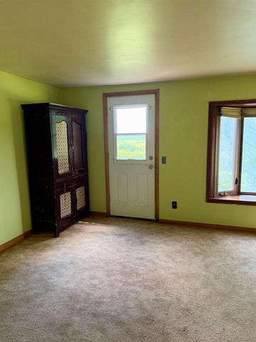 1892 Ivanhoe Avenue, New Hampton, IA 50659