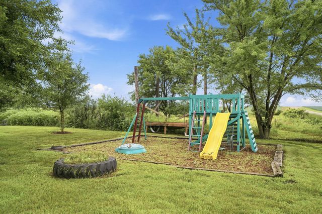 1892 Ivanhoe Avenue, New Hampton, IA 50659