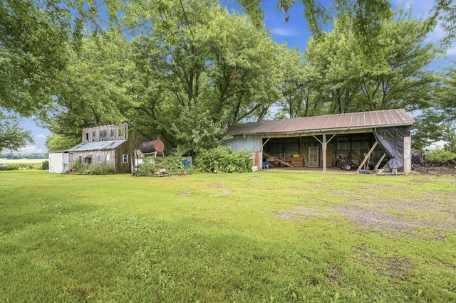 1892 Ivanhoe Avenue, New Hampton, IA 50659