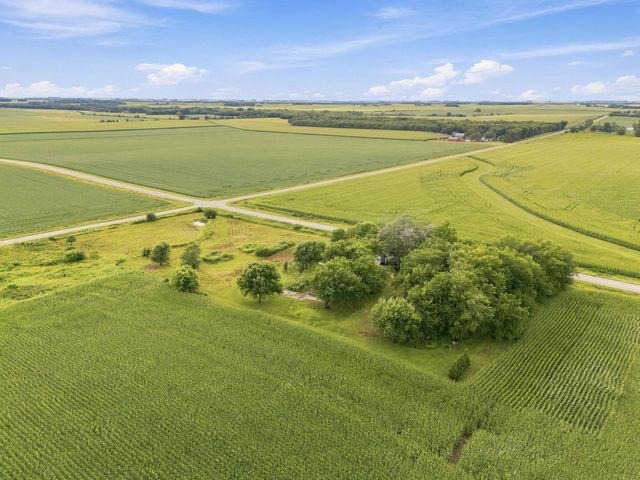 1892 Ivanhoe Avenue, New Hampton, IA 50659