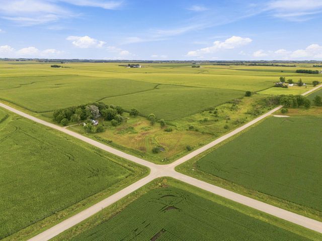 1892 Ivanhoe Avenue, New Hampton, IA 50659