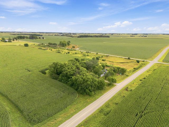 1892 Ivanhoe Avenue, New Hampton, IA 50659