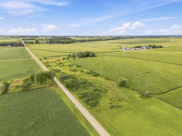 1892 Ivanhoe Avenue, New Hampton, IA 50659