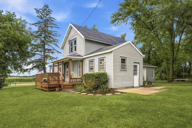 1892 Ivanhoe Avenue, New Hampton, IA 50659