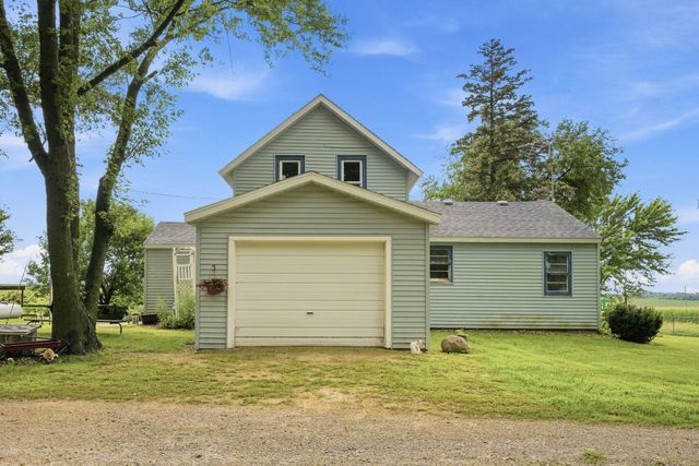 1892 Ivanhoe Avenue, New Hampton, IA 50659