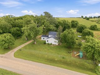 1892 Ivanhoe Avenue, New Hampton, IA 50659