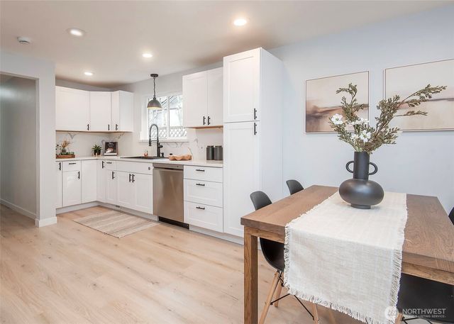 4201 NE 115th Street, Seattle, WA 98125