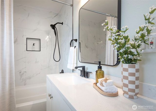 4201 NE 115th Street, Seattle, WA 98125