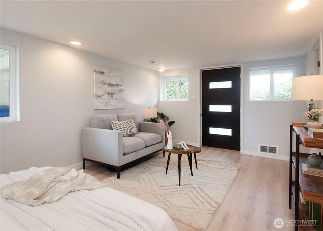 4201 NE 115th Street, Seattle, WA 98125