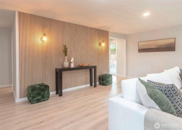 4201 NE 115th Street, Seattle, WA 98125