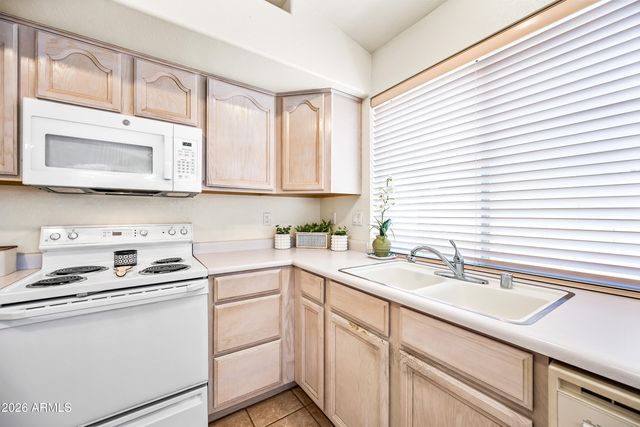1217 W MYRNA Lane, Tempe, AZ 85284