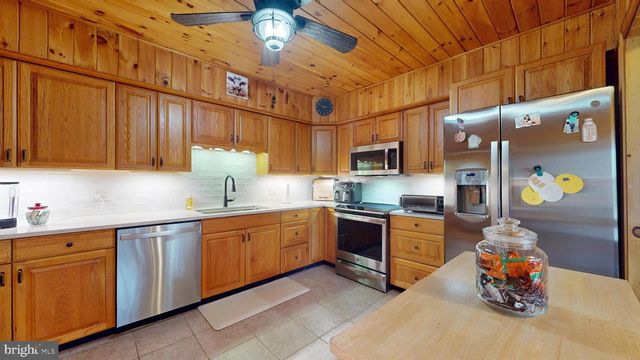 853 CLARKS LANDING RD, Egg Harbor City, NJ 08215