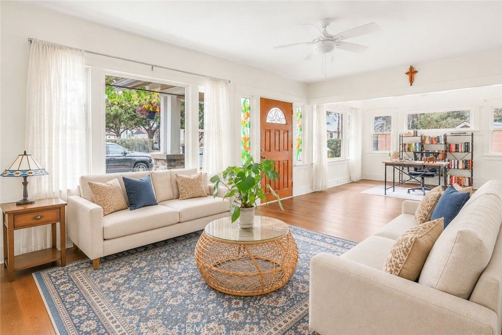 1058 E Almond, Orange, CA 92866