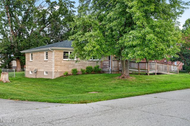 7207 Windemere Dr, Louisville, KY 40214