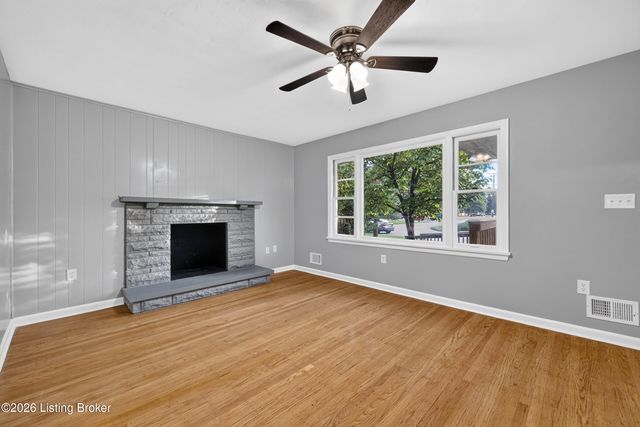 7207 Windemere Dr, Louisville, KY 40214