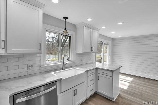 23 West Willowdale Drive, West Seneca, NY 14224