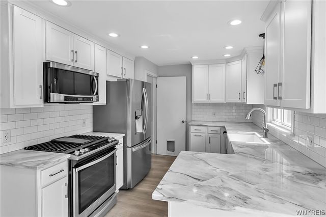 23 West Willowdale Drive, West Seneca, NY 14224