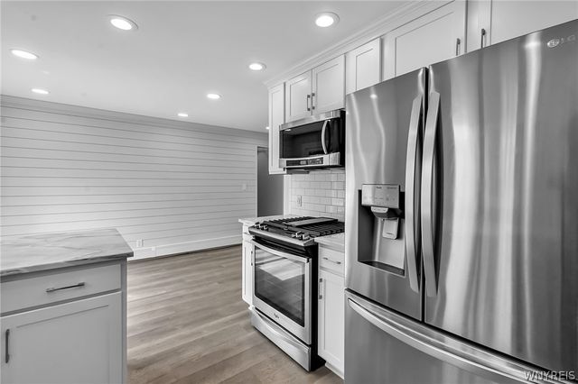 23 West Willowdale Drive, West Seneca, NY 14224