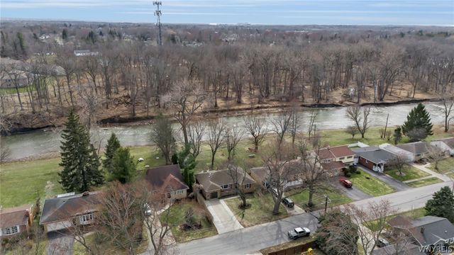 23 West Willowdale Drive, West Seneca, NY 14224