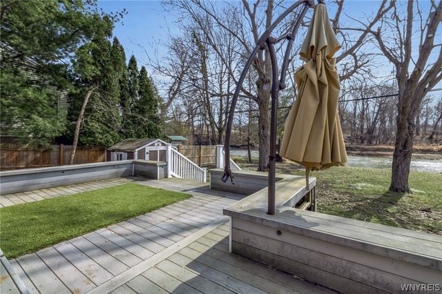 23 West Willowdale Drive, West Seneca, NY 14224