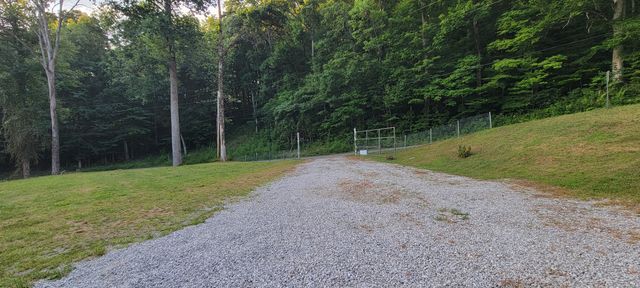 7214 Plunders Creek Rd, Dickson, TN 37055