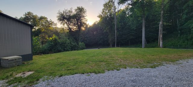 7214 Plunders Creek Rd, Dickson, TN 37055