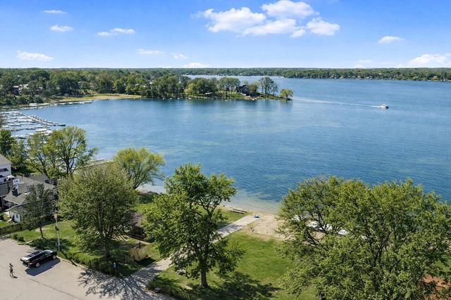 38927 89th STREET, Burlington, WI 53105