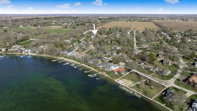 38927 89th STREET, Burlington, WI 53105