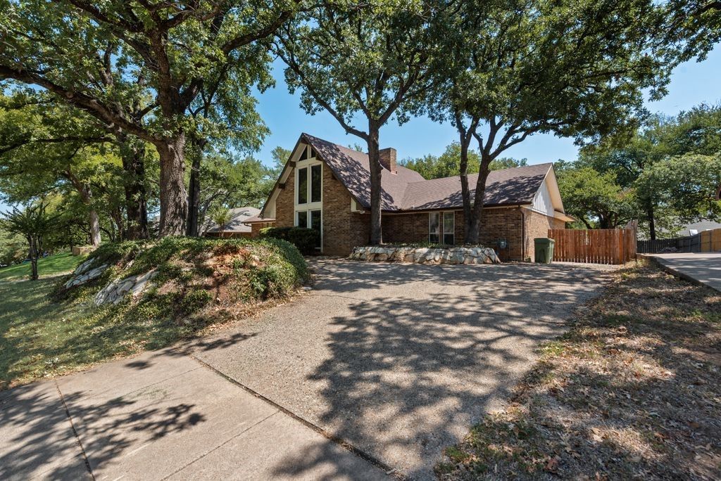2119 Wilson Drive, Arlington, TX 76011