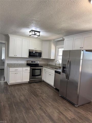 205 Kalmar DR, Chesapeake, VA 23320