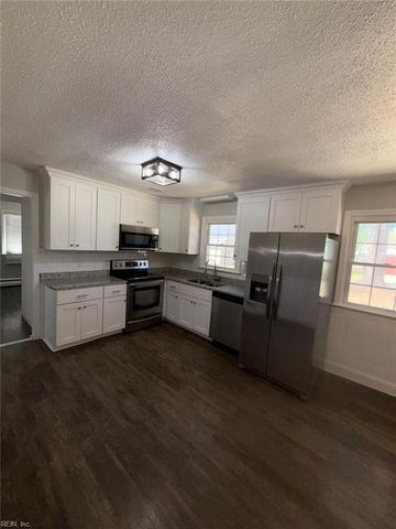 205 Kalmar DR, Chesapeake, VA 23320