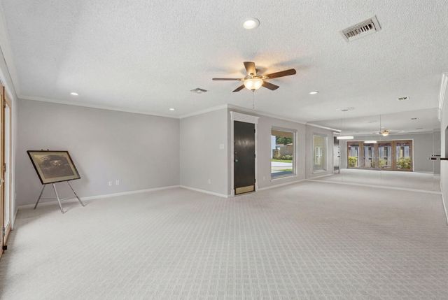 45 Champions Colony E, Houston, TX 77069