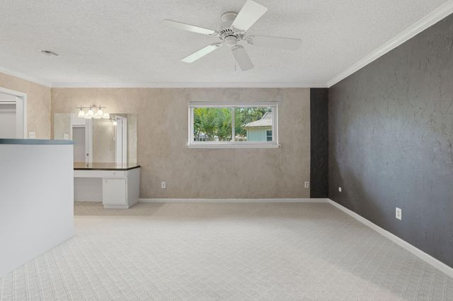 45 Champions Colony E, Houston, TX 77069