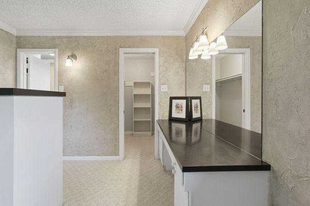 45 Champions Colony E, Houston, TX 77069