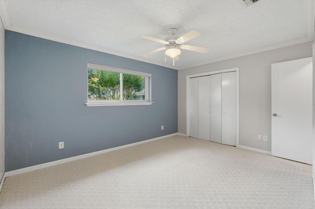 45 Champions Colony E, Houston, TX 77069