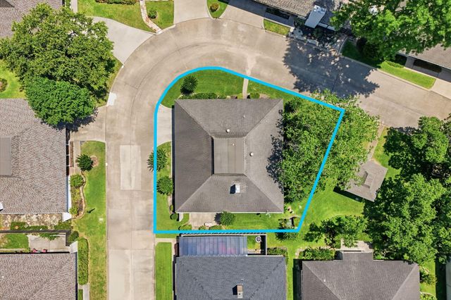 45 Champions Colony E, Houston, TX 77069