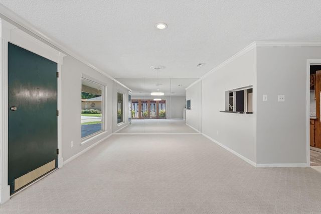 45 Champions Colony E, Houston, TX 77069