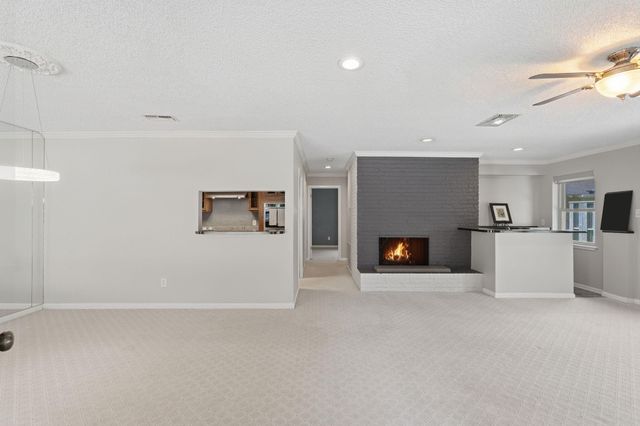 45 Champions Colony E, Houston, TX 77069