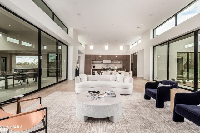 7498 E WHISPER ROCK Trail, Scottsdale, AZ 85266