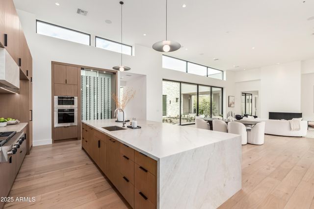 7498 E WHISPER ROCK Trail, Scottsdale, AZ 85266