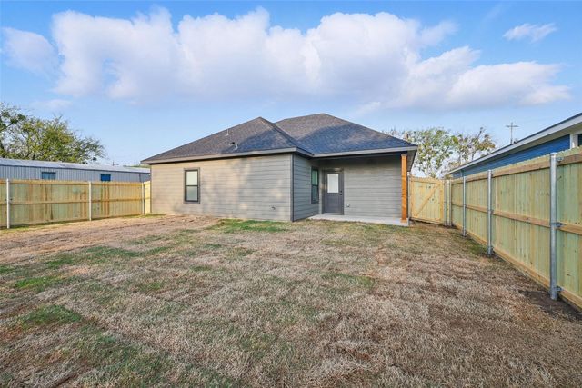 508 Broadway, Whitesboro, TX 76273